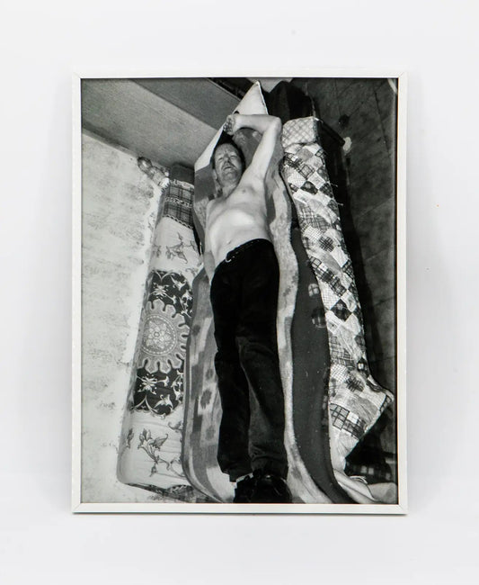 Francesca Sand : La ville nue 3 (homme) -  Photographie